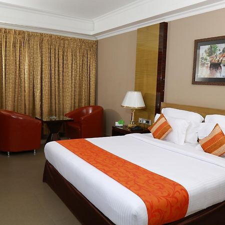 Hotel Bonanza Alappuzha Esterno foto