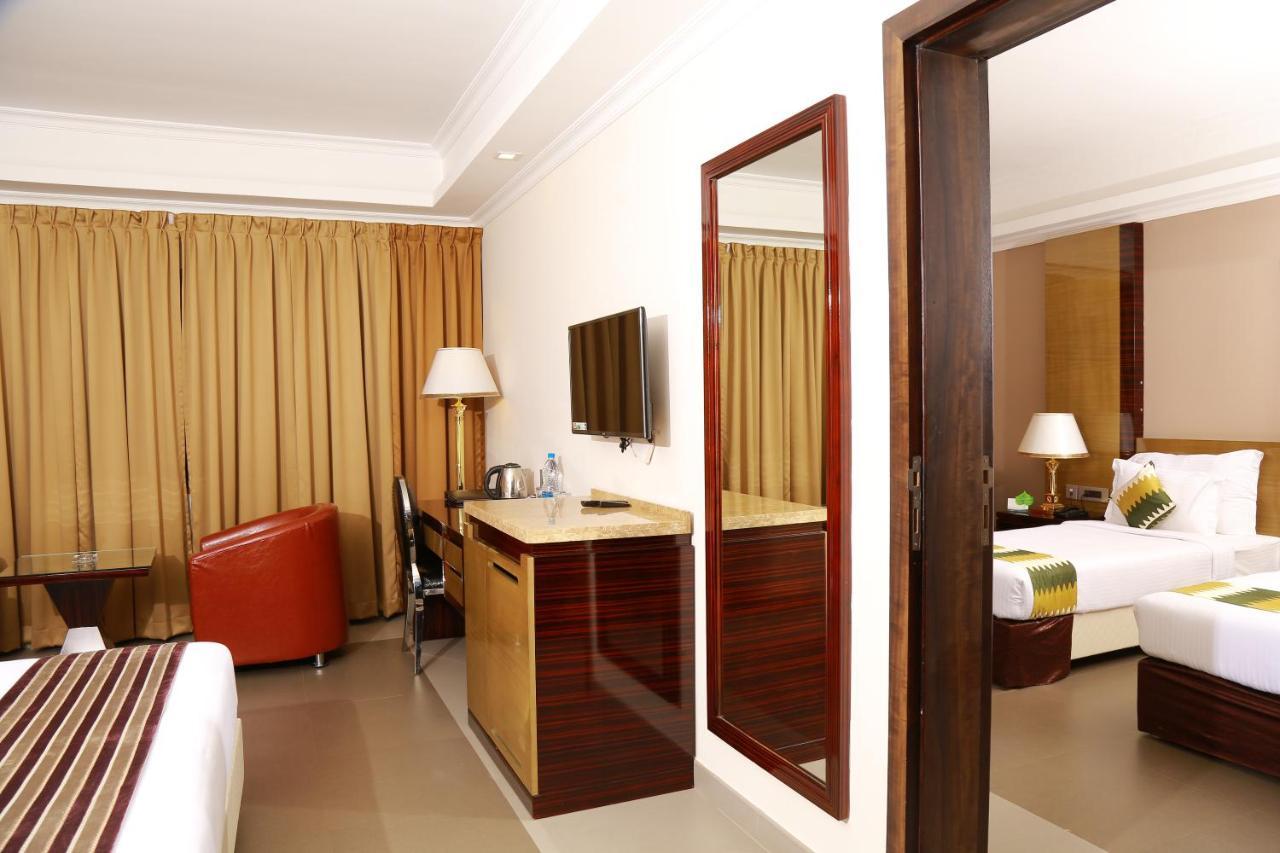 Hotel Bonanza Alappuzha Esterno foto