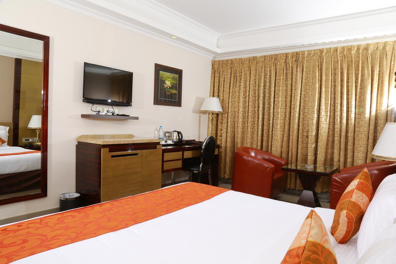Hotel Bonanza Alappuzha Esterno foto