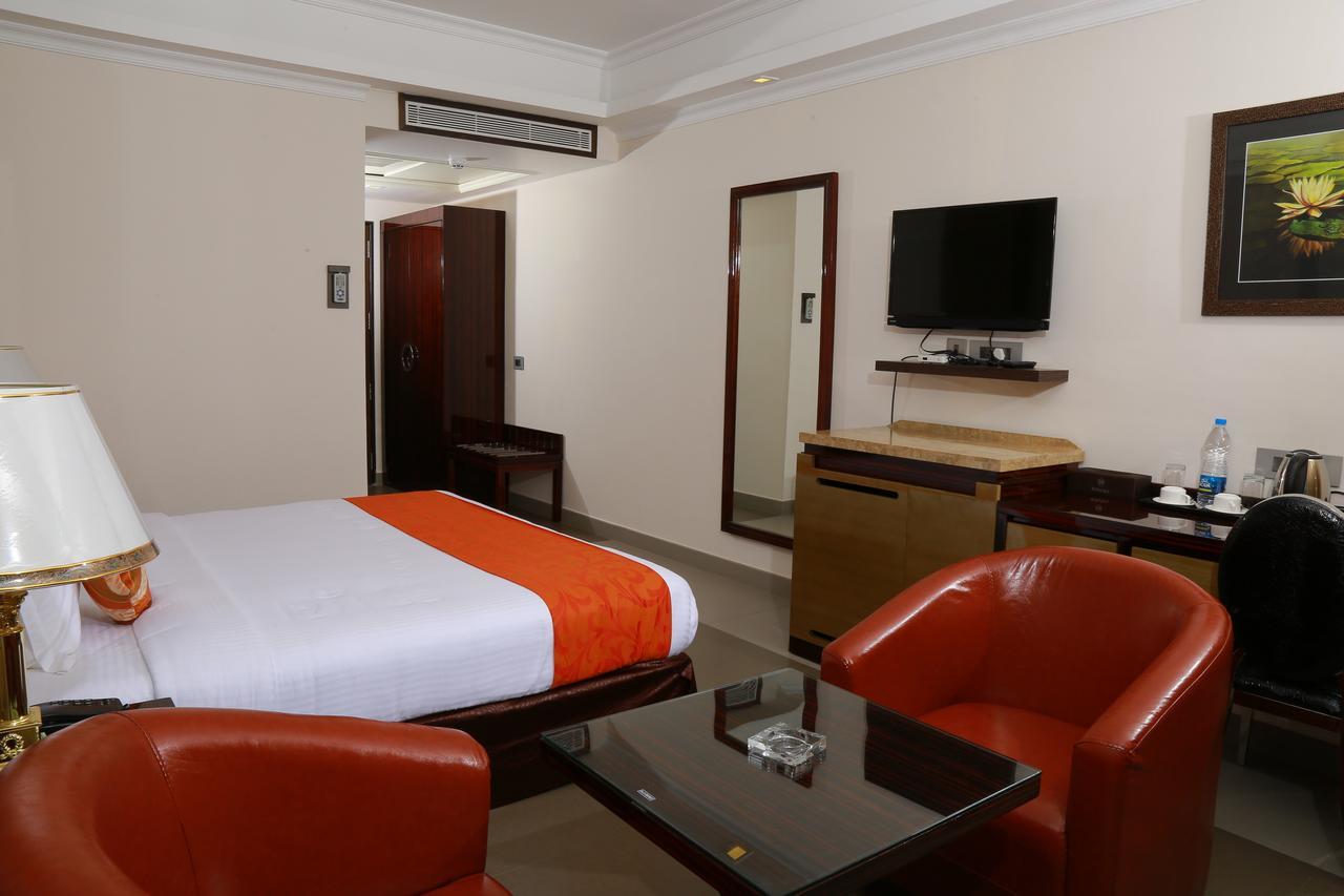 Hotel Bonanza Alappuzha Esterno foto