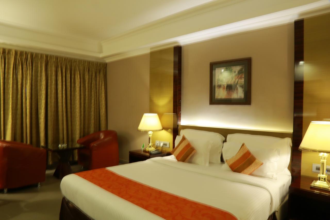 Hotel Bonanza Alappuzha Esterno foto