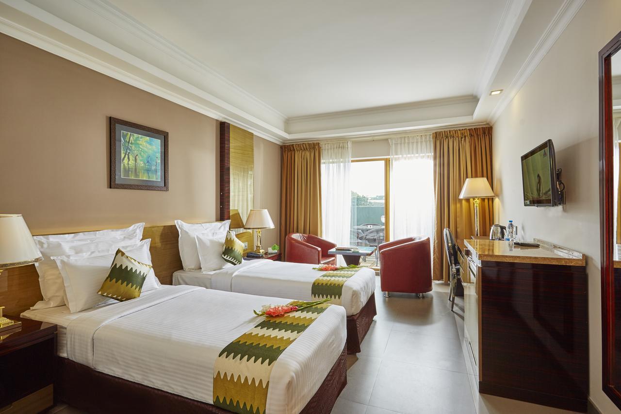 Hotel Bonanza Alappuzha Esterno foto