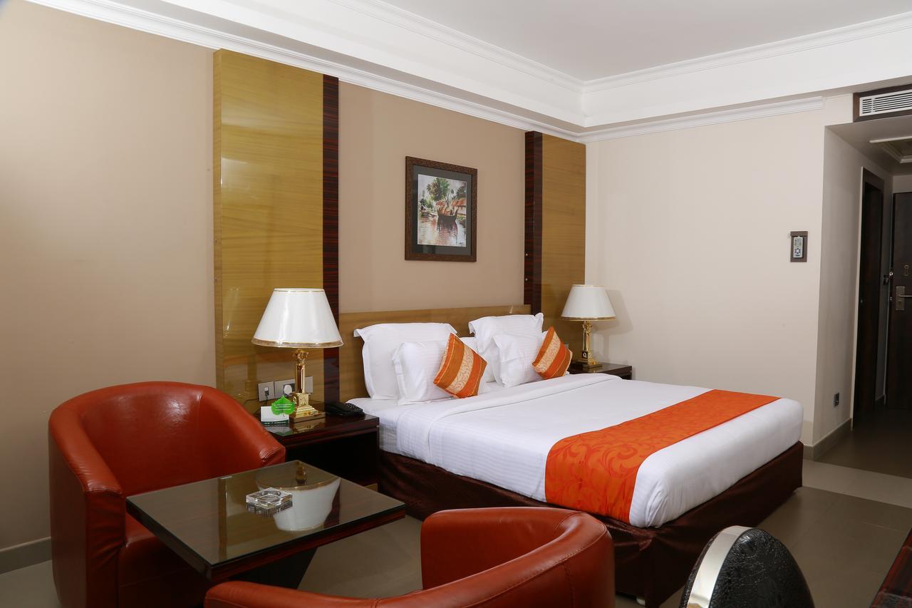 Hotel Bonanza Alappuzha Esterno foto