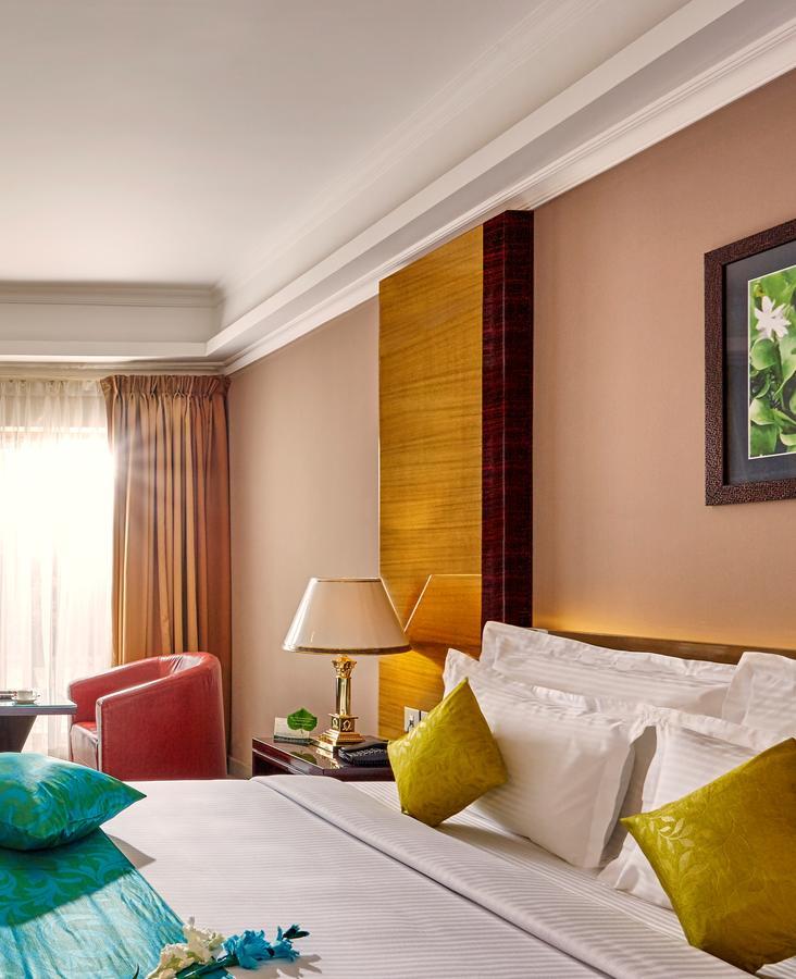 Hotel Bonanza Alappuzha Esterno foto