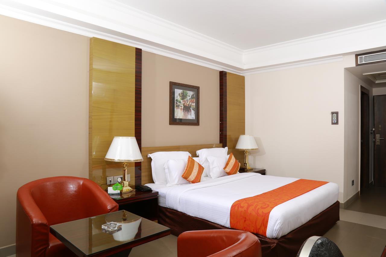 Hotel Bonanza Alappuzha Esterno foto