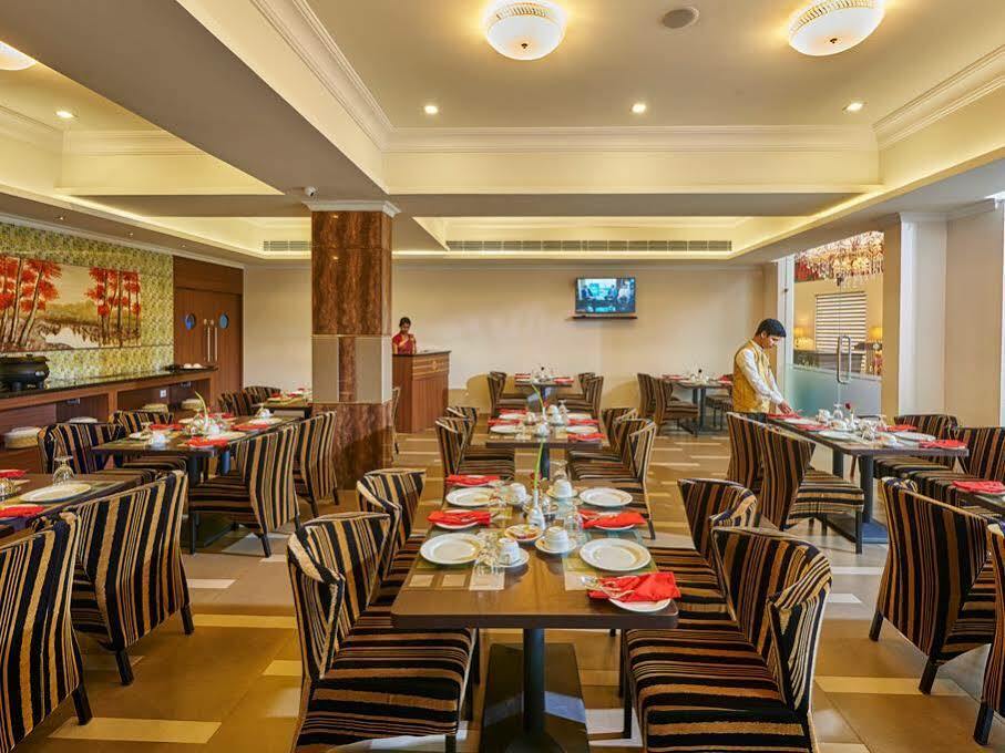 Hotel Bonanza Alappuzha Esterno foto