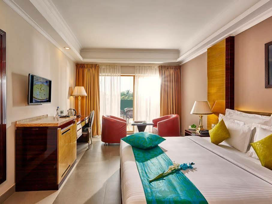 Hotel Bonanza Alappuzha Esterno foto
